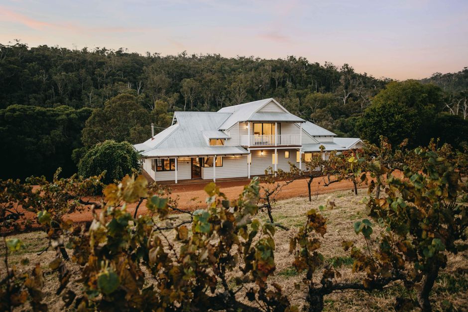 Ampersand Estates_Wa_Homestead_Outside_View